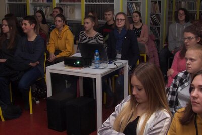 Zajęcia edukacyjne dla uczniów pierwszej klasy Liceum Ogólnokształcącego im. Jarosława Iwaszkiewicza w Brzezinach - Brzeziny, 14 grudnia 2018
