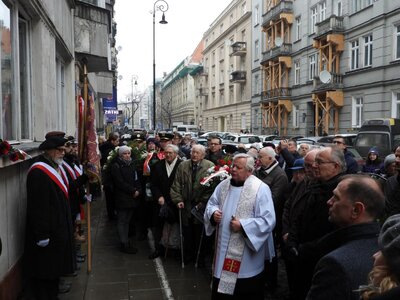 Uroczystość odsłonięcia tablicy pamiątkowej poświęconej Janowi Rodowiczowi „Anodzie” – Warszawa, 18 grudnia 2018 (fot. Mateusz Niegowski)