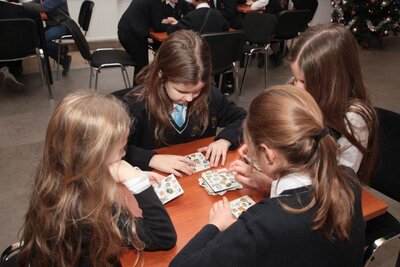 Betlejemskie Światło Pokoju w Instytucie Pamięci Narodowej. Fot. Piotr Życieński (IPN)