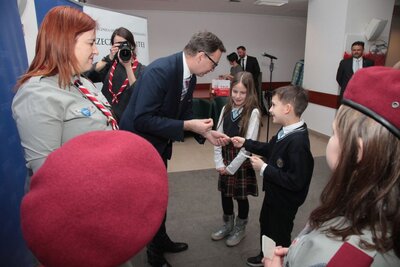 Betlejemskie Światło Pokoju w Instytucie Pamięci Narodowej. Fot. Piotr Życieński (IPN)