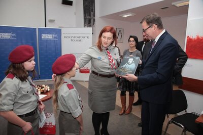 Betlejemskie Światło Pokoju w Instytucie Pamięci Narodowej. Fot. Piotr Życieński (IPN)