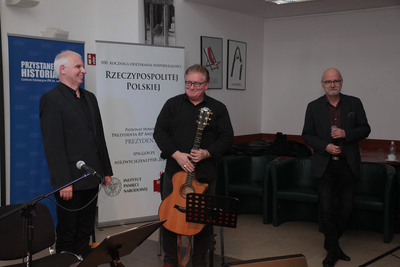 „Z wiatrem” – koncert Sławomira Zygmunta z okazji 98. rocznicy urodzin Krzysztofa Kamila Baczyńskiego – Warszawa, 22 stycznia 2019. Fot. Piotr Życieński (IPN)