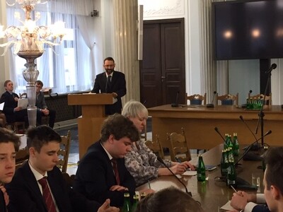 Wykład dr. Witolda Wasilewskiego na sesji naukowo-edukacyjnej dla uczniów w Sejmie RP – Warszawa, 5 marca 2019. Fot. R. Miastowski