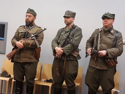 Członkowie Stowarzyszenia Historycznego im. „11 Grupy Operacyjnej NSZ” z Płocka