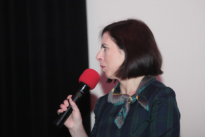 Karolina Kolbuszewska (BEN). Dyskusja po pokazie filmu „Zapora” dla młodzieży szkolnej – Warszawa, 7 marca 2019. Fot. Piotr Życieński (IPN)