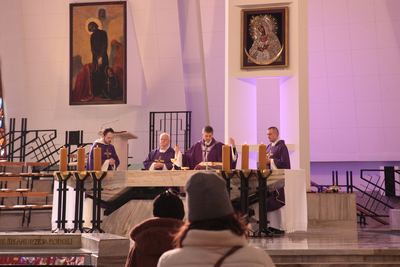 Sanktuarium św. Andrzeja Boboli w Warszawie. Msza święta za śp. Janusza Kurtykę oraz śp. Janusza Krupskiego. Fot. Piotr Życieński (IPN)