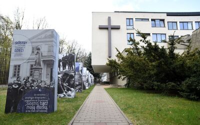 Wystawa „Siostry, […] matkami żydowskich dzieci. Siostry Franciszkanki Rodziny Maryi wobec Zagłady Żydów w czasie II wojny światowej” w Katolickim Centrum Dobre Miejsce – kwiecień 2019. Fot. Karol Regulski/Dobre Miejsce