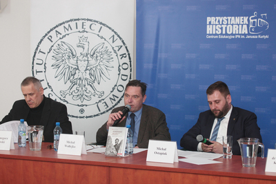 Dyskusja wokół książki Michała Ostapiuka „Komendant »Bury«. Biografia kpt. Romualda Adama Rajsa »Burego« 1913–1949” – Warszawa, 15 kwietnia 2019. Fot. Piotr Życieński (IPN)