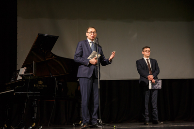 Prezes IPN Jarosław Szarek. Projekcja filmu dokumentalnego „Z wycieczki Stowarzyszenia Weteranów do Polski” – Wilno, 25 kwietnia 2019. Fot. Sławek Kasper (IPN)