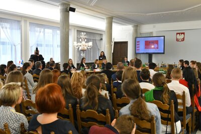 Turniej oksfordzkich debat historycznych dla młodzieży polonijnej i polskiej mieszkającej poza granicami kraju – Warszawa, 27–28 kwietnia 2019 (fot. Sejm RP)