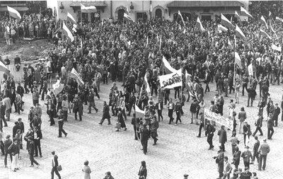 Demonstracja NSZZ „Solidarność” 3 maja 1982 (fot. Archiwum IPN)