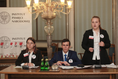 Turniej oksfordzkich debat historycznych dla młodzieży polonijnej i polskiej mieszkającej poza granicami kraju – Warszawa, 27–28 kwietnia 2019. Fot. Piotr Życieński (IPN)
