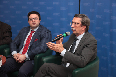 Dr Rafał Łatka (BBH IPN), autor publikacji i prof. Jan Żaryn (UKSW). Fot. Piotr Życieński (IPN)