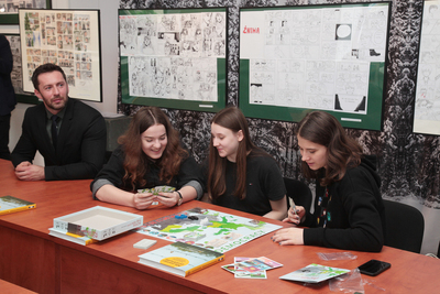 Warsztaty dla młodzieży szkolnej z wykorzystaniem publikacji „Aby pamięć przetrwała...” oraz gry planszowej „Za żelazną kurtyną” – 23 maja 2019. Fot. Piotr Życieński (IPN)