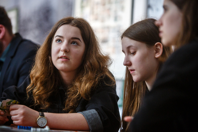 Warsztaty dla młodzieży szkolnej z wykorzystaniem publikacji „Aby pamięć przetrwała...” oraz gry planszowej „Za żelazną kurtyną” – 23 maja 2019. Fot. Sławek Kasper (IPN)