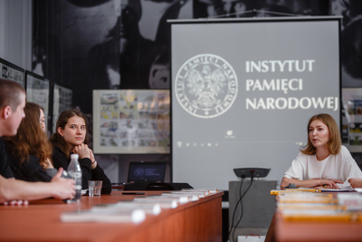 Warsztaty dla młodzieży szkolnej z wykorzystaniem publikacji „Aby pamięć przetrwała...” oraz gry planszowej „Za żelazną kurtyną” – 23 maja 2019. Fot. Sławek Kasper (IPN)