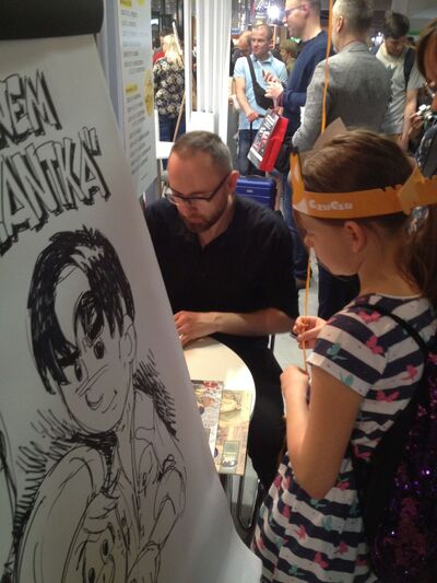 Warszawskie Targi Książki. 25 maja 2019 gościem stoiska IPN był Hubert Ronek, autor komiksów IPN