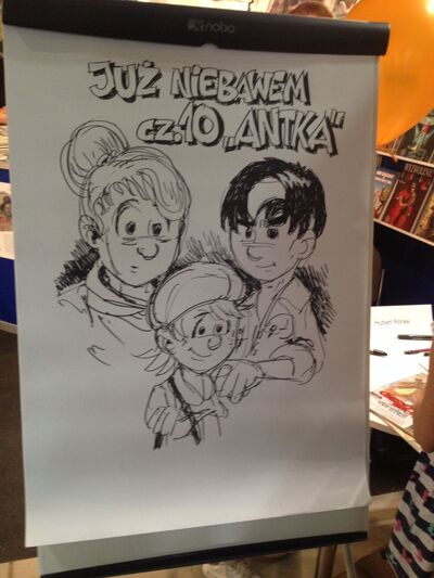 Warszawskie Targi Książki. 25 maja 2019 gościem stoiska IPN był Hubert Ronek, autor komiksów IPN