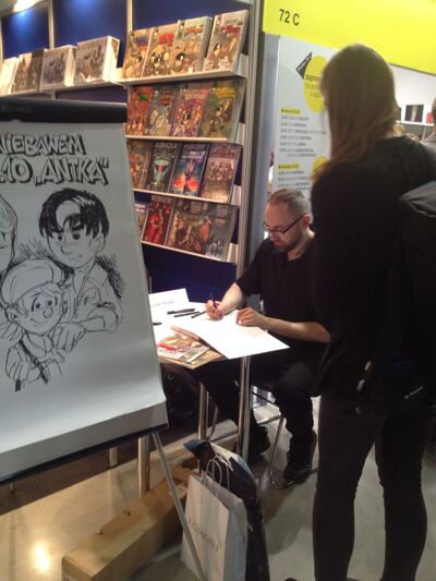 Warszawskie Targi Książki. 25 maja 2019 gościem stoiska IPN był Hubert Ronek, autor komiksów IPN