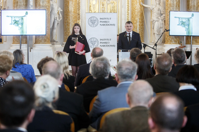 Przy mikrofonie Janusz Horoszkiewicz. Wręczenie statuetek „Kustosz Pamięci Narodowej” – 28 maja 2019. Fot. Sławek Kasper (IPN)