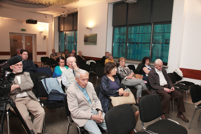 Wykład Franciszka Grabowskiego „Orły na wygnaniu. Losy polskich lotników po II wojnie światowej”. Fot. Piotr Życienski (IPN)
