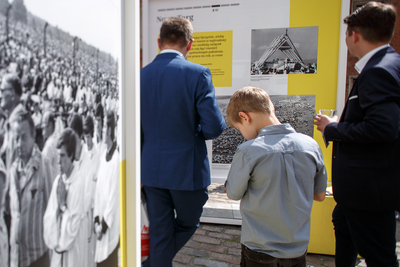 Wernisaż wystawy IPN „»Wstańcie, chodźmy…« Pierwsza pielgrzymka Jana Pawła II do Polski” na Zamku Królewskim w Warszawie. Fot. Sławek Kasper (IPN)