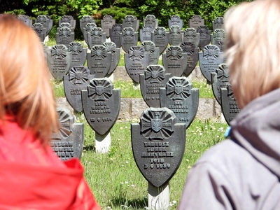 Cmentarz Obrońców Wybrzeża w Gdyni fot. Mateusz Niegowski