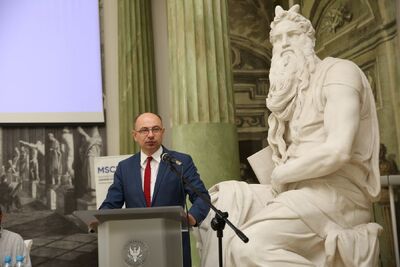 Wiceprezes IPN dr Mateusz Szpytma. Konferencja Archiwistów i Historyków „Educare necesse est...” – Warszawa, 13 czerwca 2019. Fot. Katarzyna Adamów (IPN)