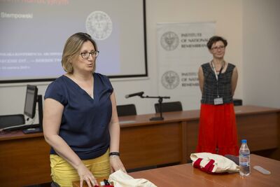 Warsztaty archiwalne pt. „Fotografia – między źródłem historycznym a środkiem narracyjnym". Fot. Katarzyna Adamów (IPN)