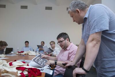 Warsztaty archiwalne pt. „Fotografia – między źródłem historycznym a środkiem narracyjnym". Fot. Katarzyna Adamów (IPN)