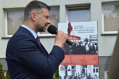 Otwarcie wystawy plenerowej „Wołyń 1943. Wołają z grobów, których nie ma” – Tarnów, 11 lipca 2019