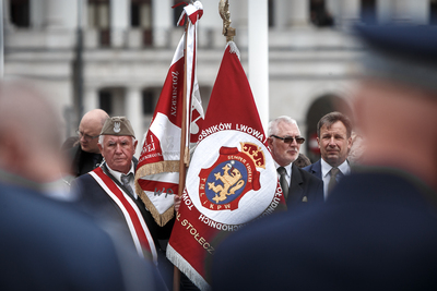 Ceremonia złożenia wieńców na płycie Grobu Nieznanego Żołnierza, w której wziął udział prof. Krzysztof Szwagrzyk, wiceprezes IPN. Fot. Sławek Kasper (IPN)