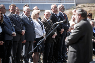 Uroczystości przy pomniku Ofiar Ludobójstwa dokonanego przez ukraińskich nacjonalistów na obywatelach II RP oraz przy pomniku 27. Wołyńskiej Dywizji Piechoty AK przy Skwerze Wołyńskim. Fot. Sławek Kasper (IPN)