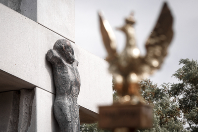 Uroczystości przy pomniku Ofiar Ludobójstwa dokonanego przez ukraińskich nacjonalistów na obywatelach II RP oraz przy pomniku 27. Wołyńskiej Dywizji Piechoty AK przy Skwerze Wołyńskim. Fot. Sławek Kasper (IPN)