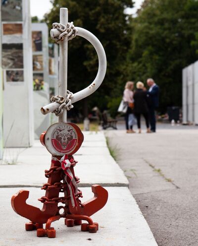 Wizyta prezes Związku Polaków w Melbourne Zofii Dublaszewskiej w IPN – 8–10 lipca 2019. Zwiedzanie „Łączki”. Fot. Anna Boguniecka (IPN)