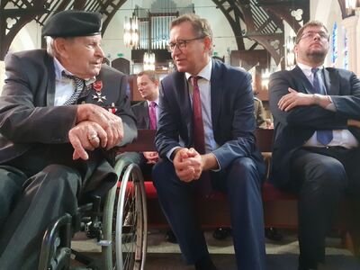 Odsłonięcie tablicy poświęconej żołnierzom 2 Korpusu Polskiego – Londyn, 21 lipca 2019. Fot. Sławek Kasper (IPN)