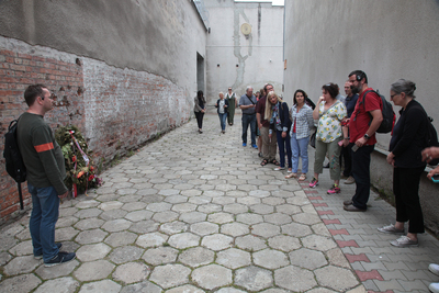 O pracach poszukiwawczych na Rakowieckiej opowiedział nauczycielom prof. Krzysztof Szwagrzyk, wiceprezes IPN – 23 lipca 2019. Fot. Piotr Życieński (IPN)