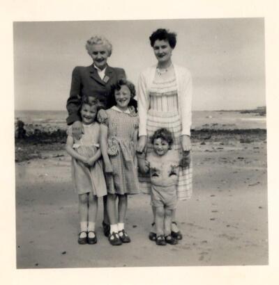 Zdjęcie rodziny Ross. AIPN 3571/18.