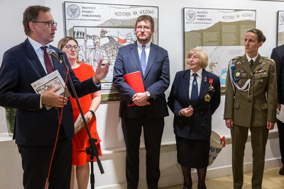 Otwarcie wystawy IPN „Dzieje 2 Korpusu… inaczej! Karykatury autorstwa Mieczysława Kuczyńskiego” w galerii POSK w Londynie – 21 lipca 2019. Fot. Sławek Kasper (IPN)