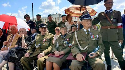 Uroczystość przy Grobie Nieznanego Żołnierza. Fot. Marcin Jurkiewicz (IPN)