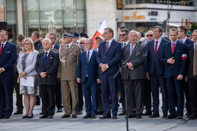 Uroczystość przy Grobie Nieznanego Żołnierza. Fot. Marcin Jurkiewicz (IPN)