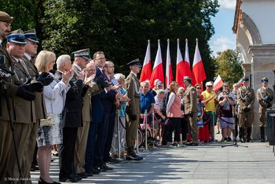 Uroczystość przy Grobie Nieznanego Żołnierza. Fot. Marcin Jurkiewicz (IPN)