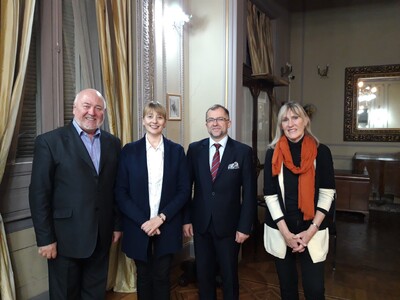 Spotkanie w Bibliotece Polskiej w Buenos Aires. Od prawej: Marta Bryszewska – dyrektor biblioteki, dr Jerzy Bednarek, Aleksandra Piątkowska – Ambasador RP w Argentynie, prof. Jurij Szapował