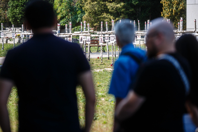 Dziennikarze z Uzbekistanu na Powązkach Wojskowych – 28 sierpnia 2019. Fot. Sławek Kasper (IPN)