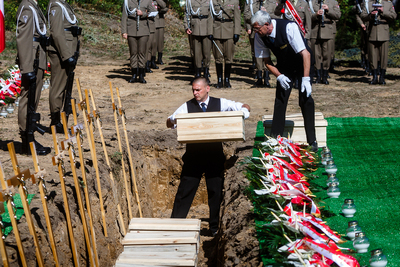 Pogrzeb ofiar niemieckiego terroru na terenie Fortu III – Pomiechówek, 5 września 2019. Fot. Sławek Kasper (IPN)