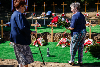 Pogrzeb ofiar niemieckiego terroru na terenie Fortu III – Pomiechówek, 5 września 2019. Fot. Sławek Kasper (IPN)