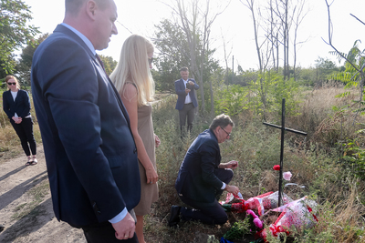 Składanie kwiatów w miejscach pamięci – Odessa, 10 września 2019