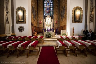 Uroczystości pogrzebowe ofiar zbrodni komunistycznych odnalezionych na „Łączce” – Katedra Polowa WP w Warszawie, 22 września 2019. Fot. Marta Smolańska (BPiI IPN)