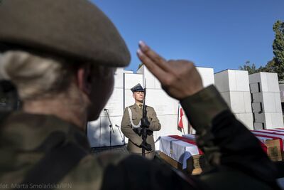 Uroczystości pogrzebowe ofiar zbrodni komunistycznych odnalezionych na „Łączce” – Powązki Wojskowe, 22 września 2019. Fot. Marta Smolańska (BPiI IPN)