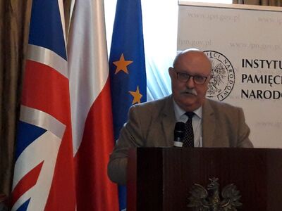 Dr Paul Latawski z Londynu zwrócił uwagę na organizację polskiej armii w 1939 r. i kompetencje najwyższej kadry oficerskiej